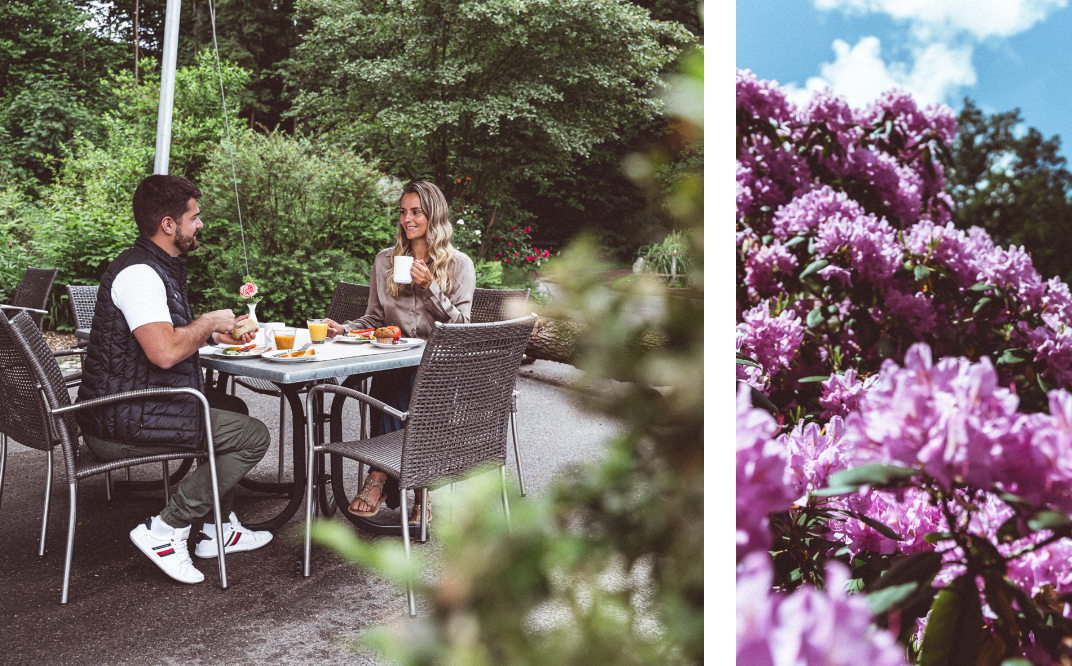 Glückliches Pärchen beim gemeinsamen Frühstück auf der Terrasse